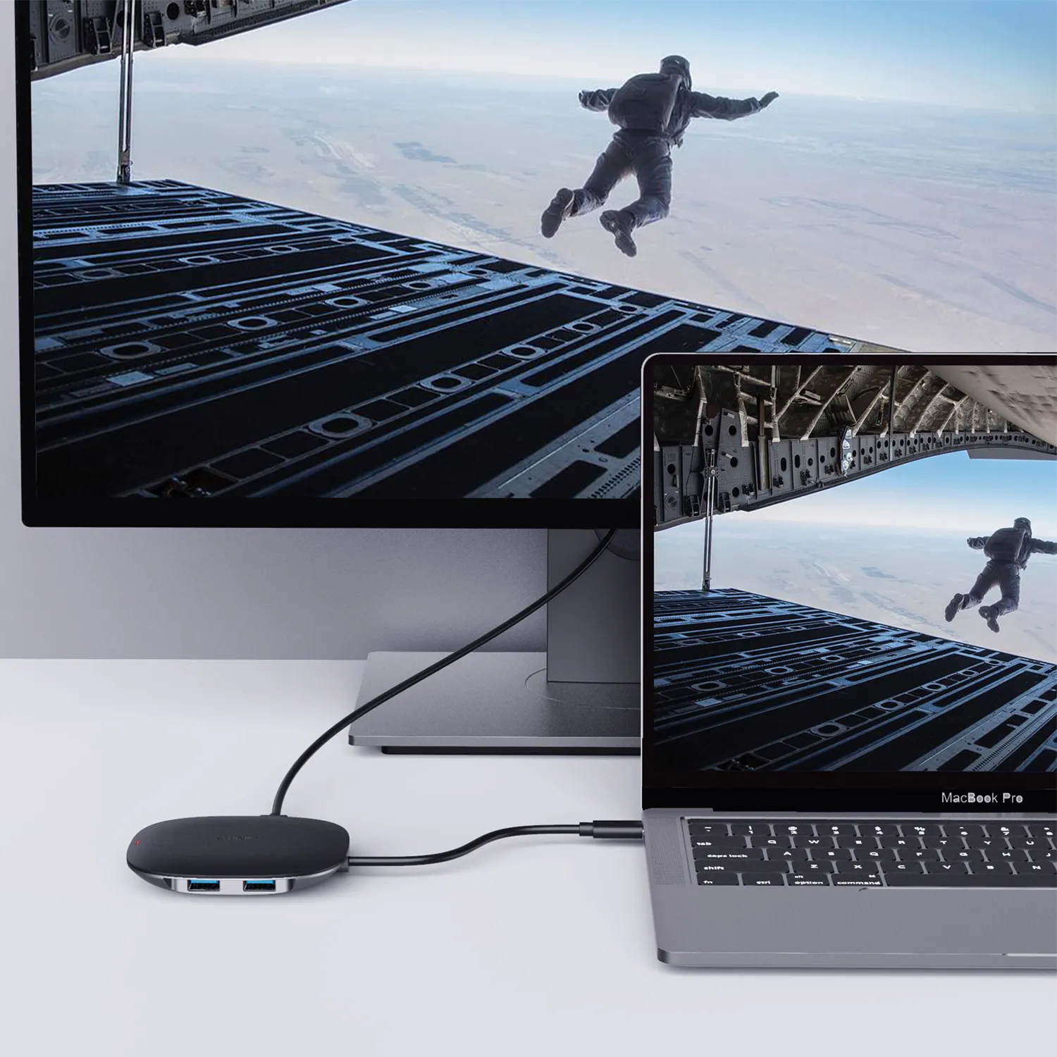 CB-C70 5-in-1 Unity Wireless Charging USB-C Hub