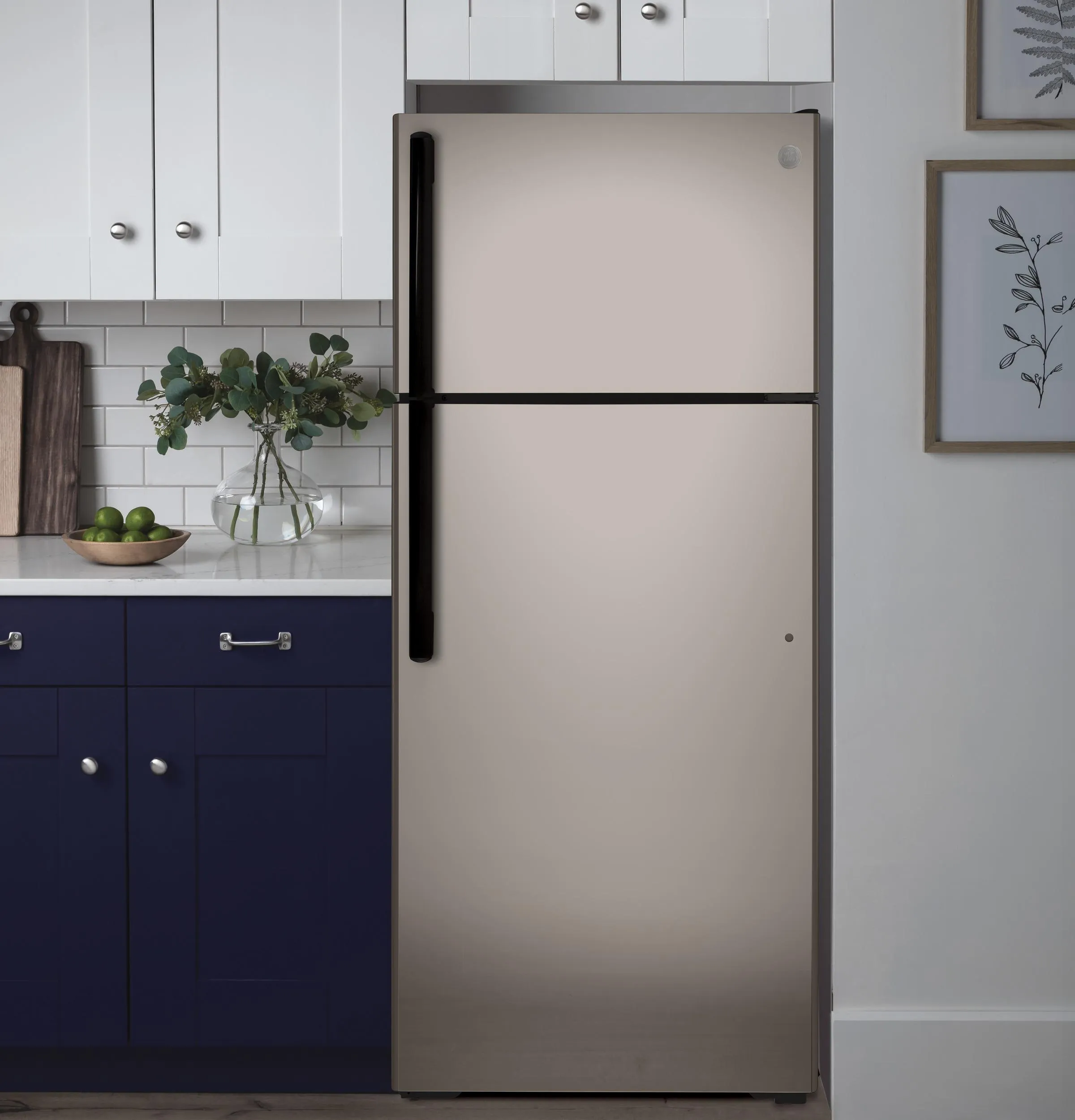 GTE18DCNRSA GE® ENERGY STAR® 17.5 Cu. Ft. Top-Freezer Refrigerator
