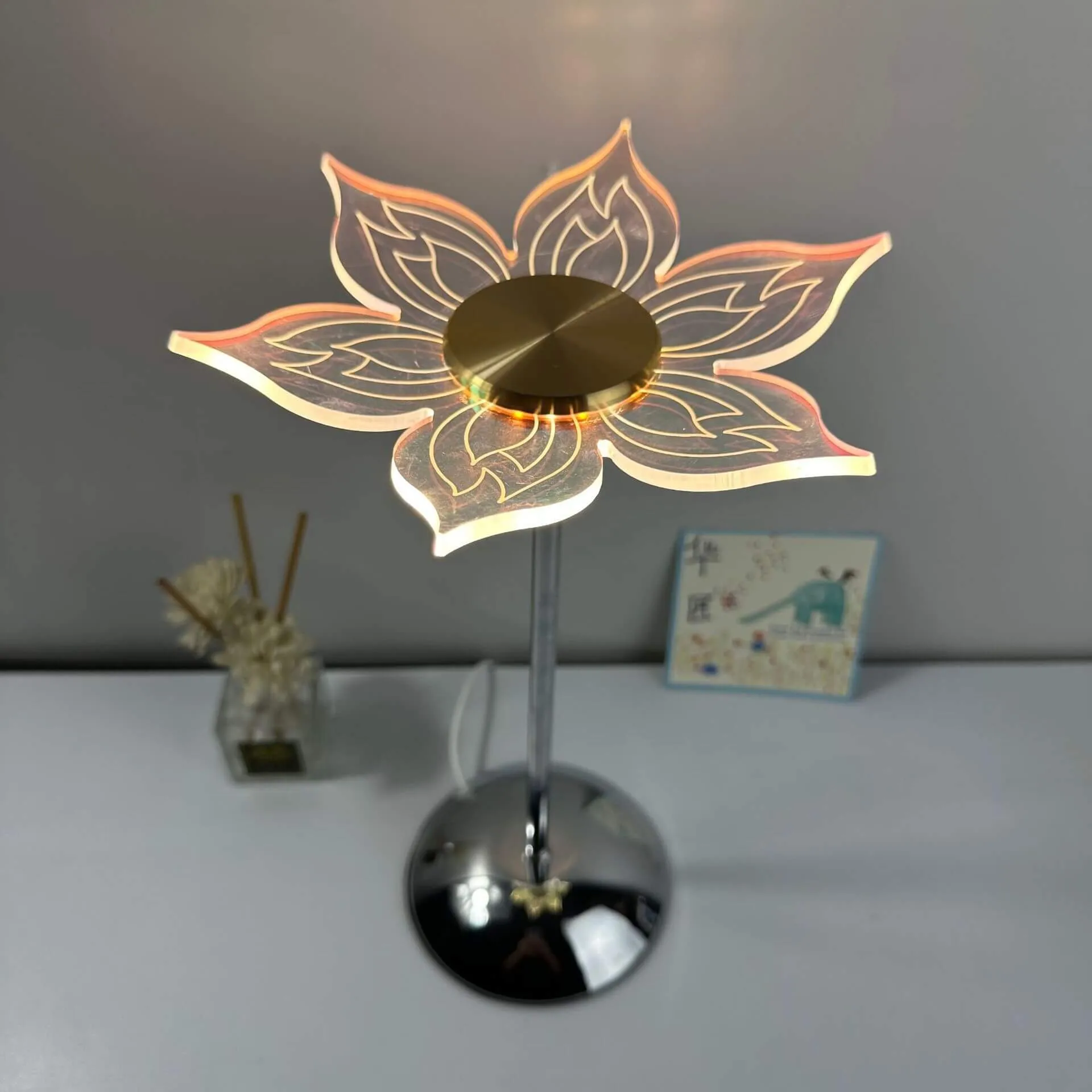 Modern Dazzling Flower Butterfly Metal Acrylic USB LED Table Lamp