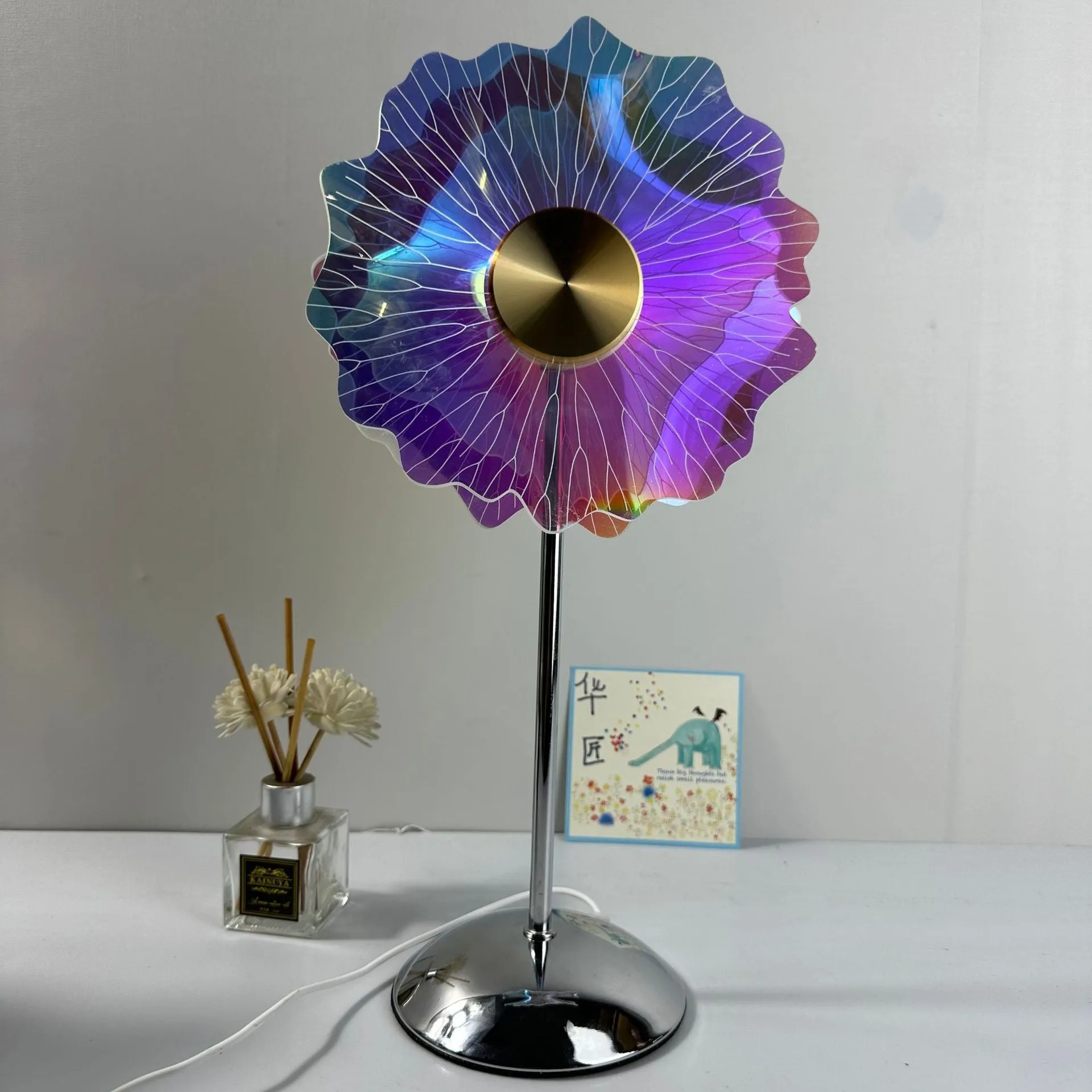 Modern Dazzling Flower Butterfly Metal Acrylic USB LED Table Lamp