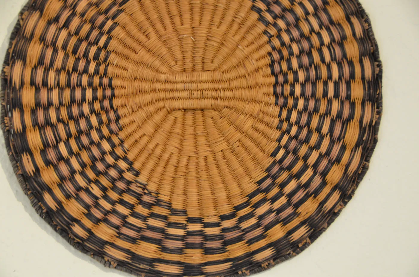 Native American Basket : Hopi Wicker Plaque : Basket 18