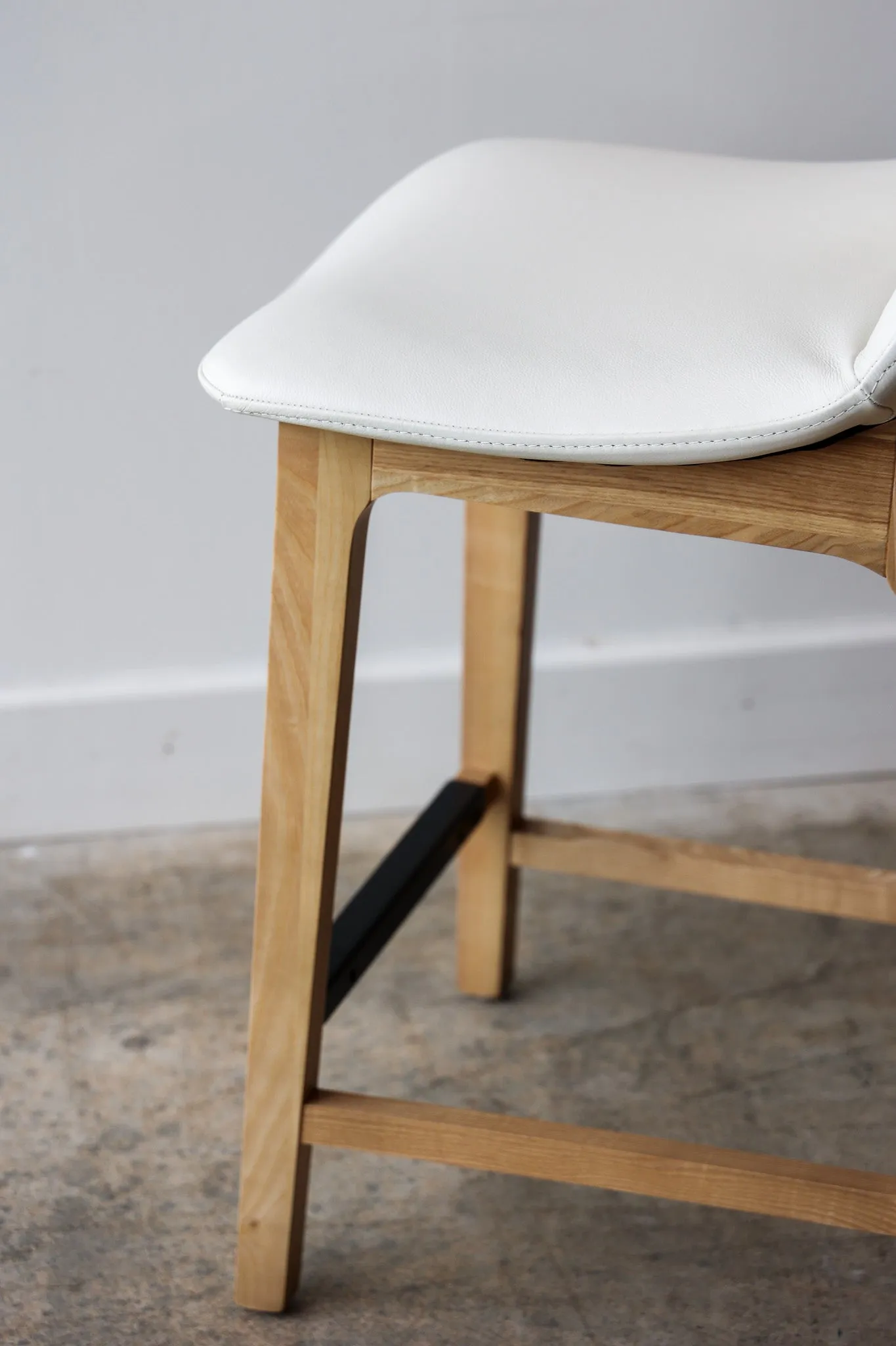 Noble Counter Stool