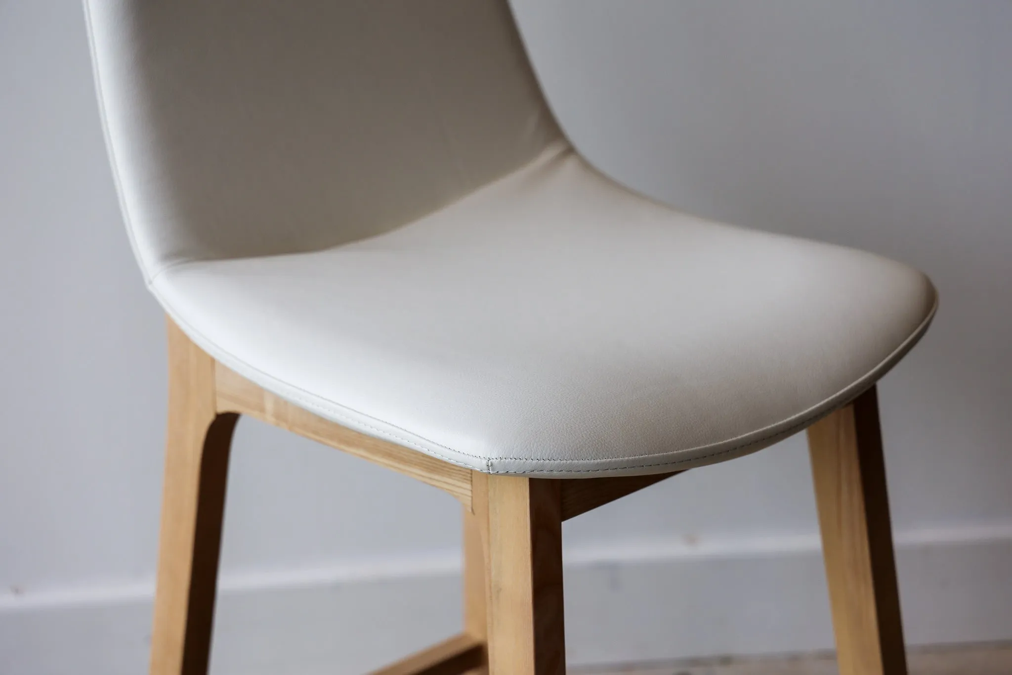 Noble Counter Stool