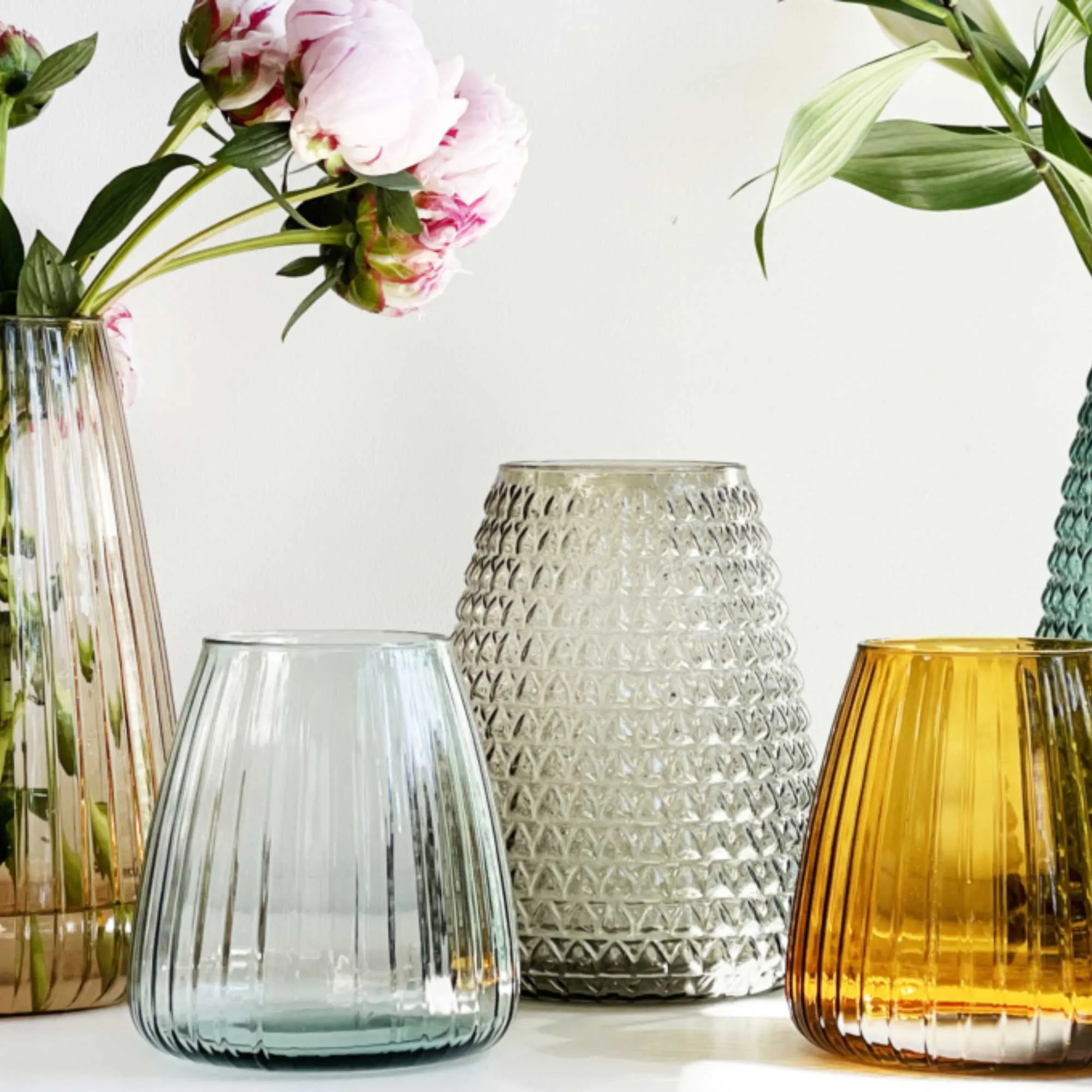 XL Boom Dim Scale Vase Medium , Smoke Grey